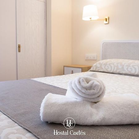Hostal Cortes เกว็งกา ภายนอก รูปภาพ