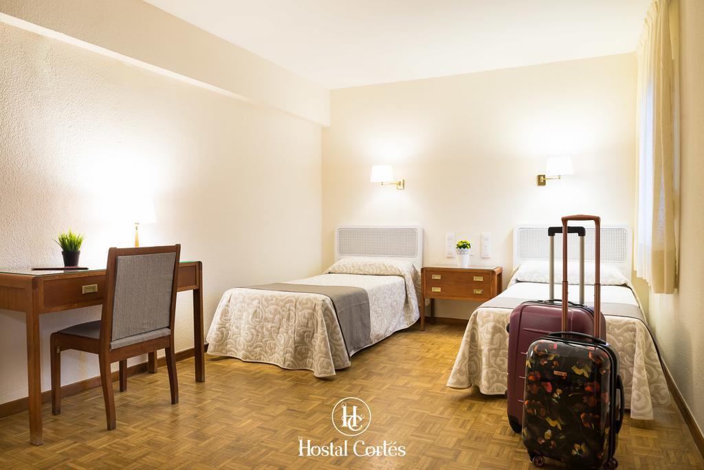 Hostal Cortes เกว็งกา ภายนอก รูปภาพ