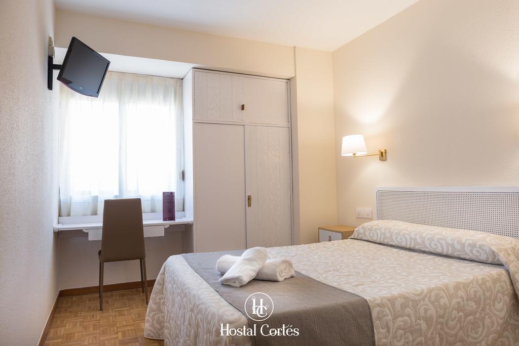 Hostal Cortes เกว็งกา ภายนอก รูปภาพ