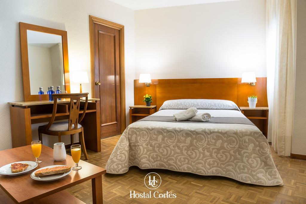 Hostal Cortes เกว็งกา ภายนอก รูปภาพ