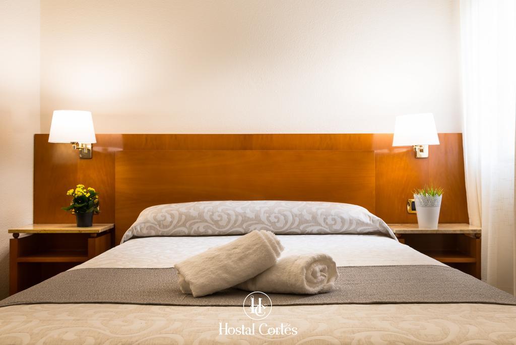 Hostal Cortes เกว็งกา ภายนอก รูปภาพ