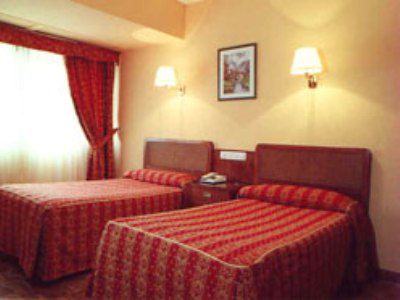 Hostal Cortes เกว็งกา ภายนอก รูปภาพ